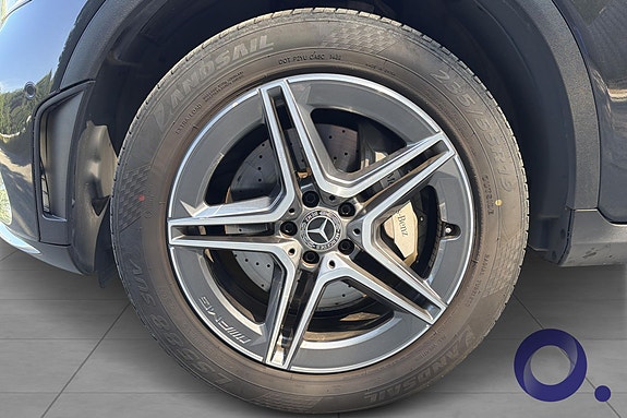 Mercedes-Benz GLC300 e 30 of 30