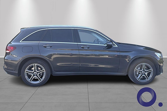 Mercedes-Benz GLC300 e 6 of 30