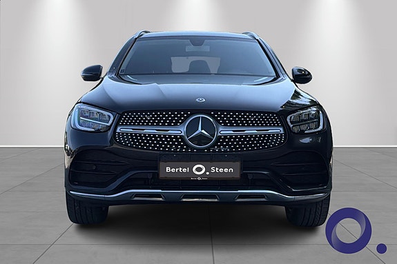 Mercedes-Benz GLC300 e 8 of 30