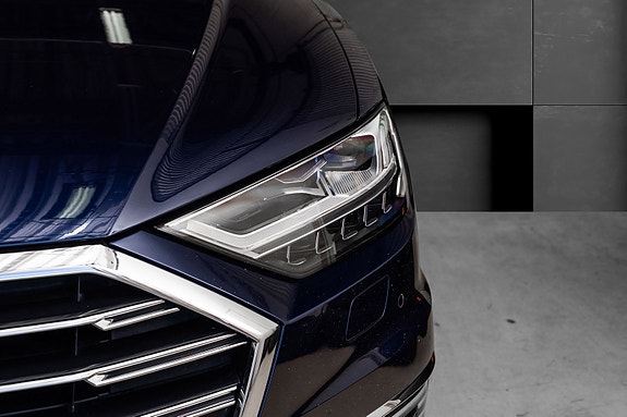 Audi A8 4 of 5