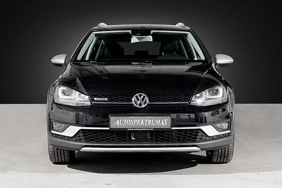 Volkswagen Golf Alltrack 3 of 5