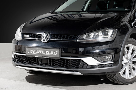 Volkswagen Golf Alltrack 2 of 5