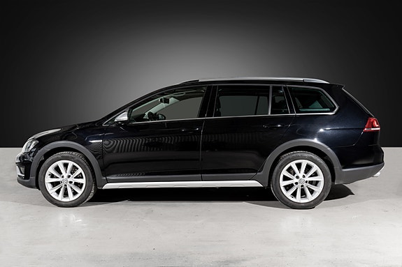 Volkswagen Golf Alltrack 10 of 30