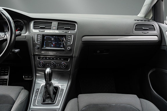 Volkswagen Golf Alltrack 21 of 30