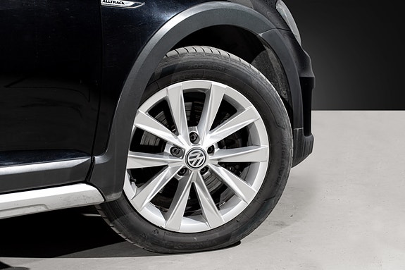 Volkswagen Golf Alltrack 12 of 30
