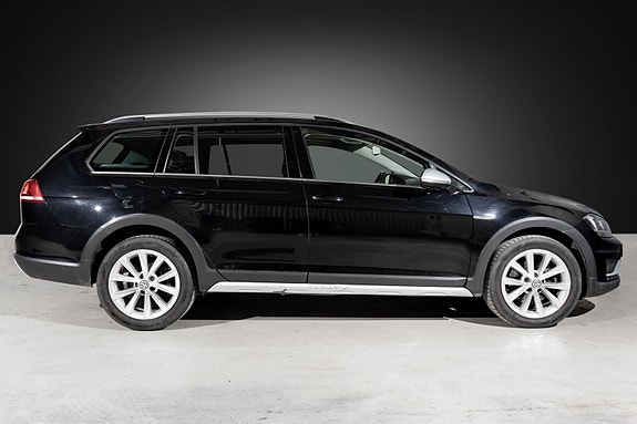 Volkswagen Golf Alltrack 9 of 30