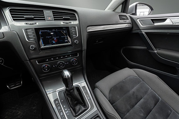 Volkswagen Golf Alltrack 22 of 30