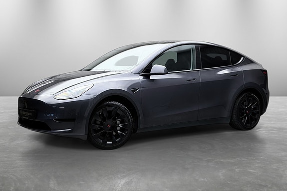 Tesla Model Y 2 of 5
