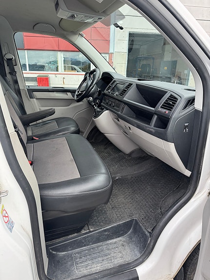 Volkswagen Transporter 11 of 12