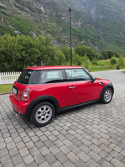 MINI One 4 of 5