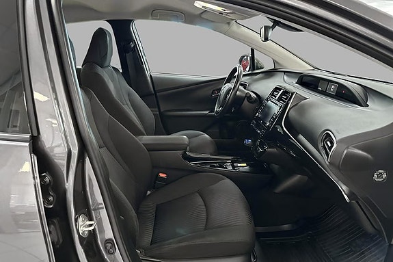 Toyota Prius 6 of 6