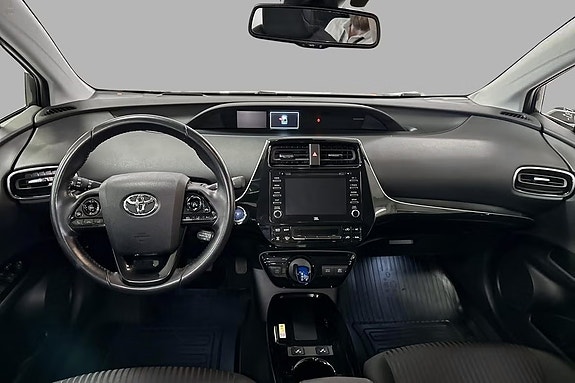 Toyota Prius 4 of 6