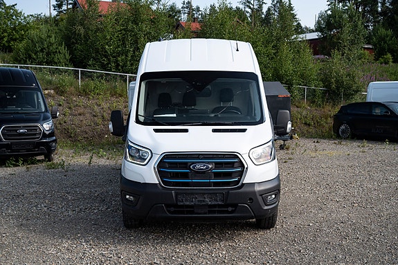 Ford Transit 3 of 5