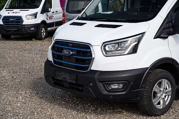 Ford Transit 2 of 5