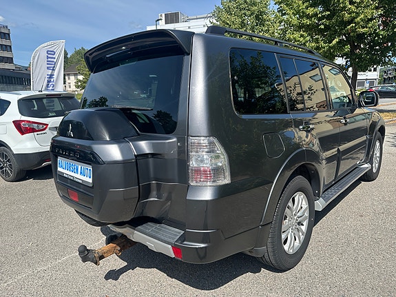 Mitsubishi Pajero 3 of 30