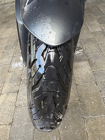 Suzuki GSX-S 750 5 of 8