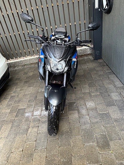 Suzuki GSX-S 750 7 of 8
