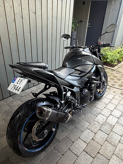 Suzuki GSX-S 750 6 of 8