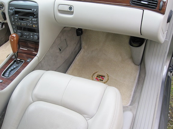 Cadillac STS 13 of 23
