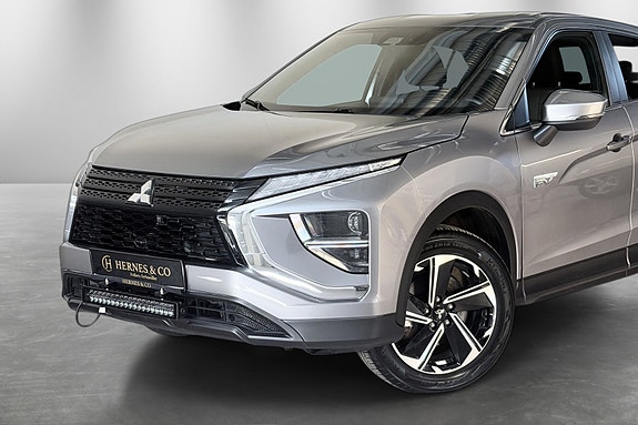 Mitsubishi Eclipse Cross 2 of 5