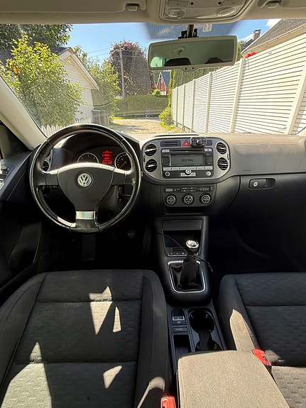 Volkswagen Tiguan 8 of 24