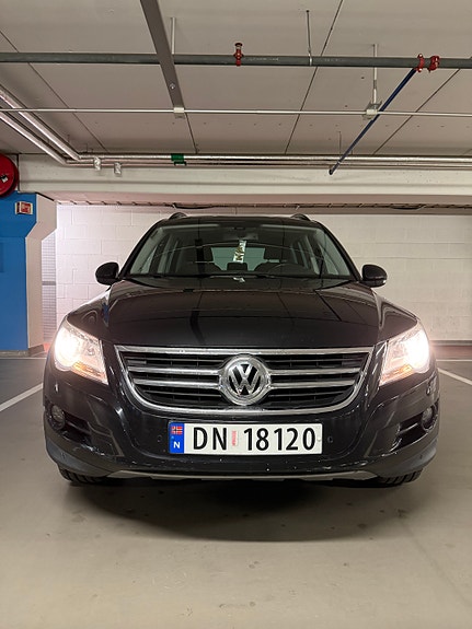 Volkswagen Tiguan 2 of 24