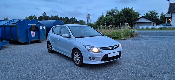 Hyundai i30 2 of 5