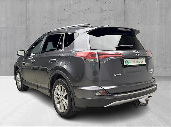 Toyota RAV4 6 of 25