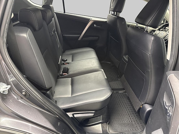 Toyota RAV4 19 of 25