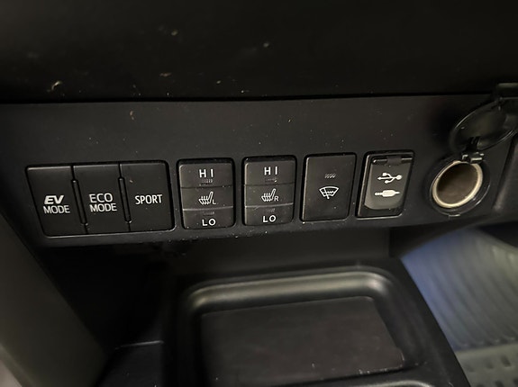 Toyota RAV4 23 of 25