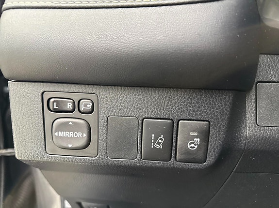 Toyota RAV4 22 of 25