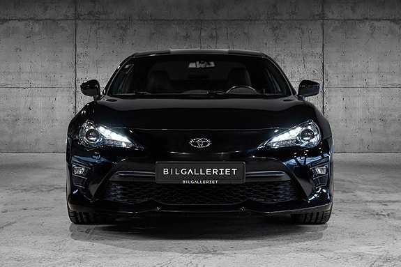 Toyota GT86 2 of 5