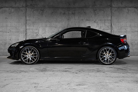 Toyota GT86 4 of 5