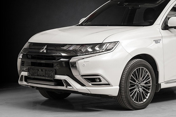 Mitsubishi Outlander 2 of 29
