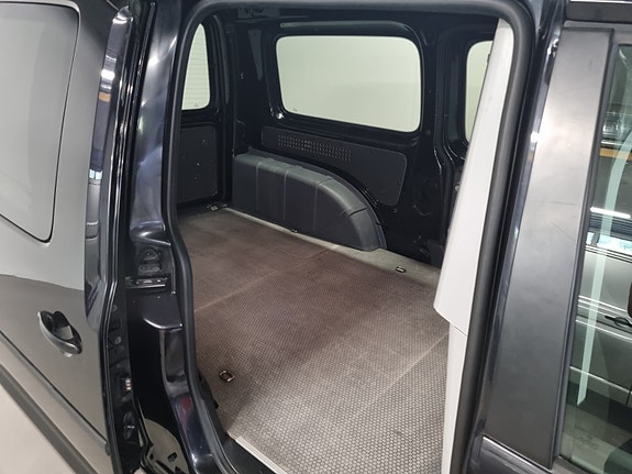 Volkswagen Caddy Maxi 23 of 30