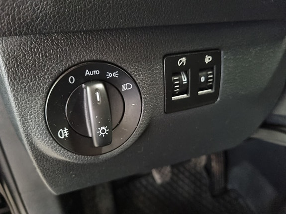Volkswagen Caddy Maxi 21 of 30