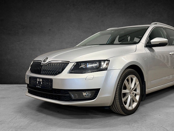Skoda Octavia 3 of 5