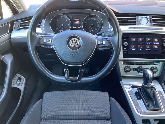 Volkswagen Passat 7 of 18