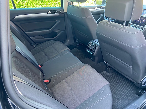Volkswagen Passat 10 of 18