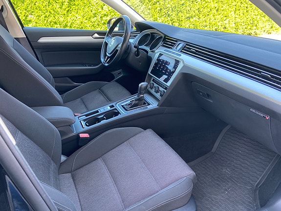 Volkswagen Passat 9 of 18