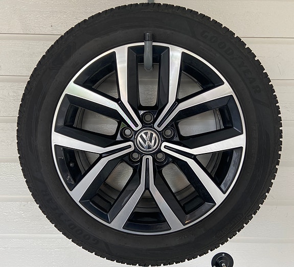 Volkswagen Passat 16 of 18