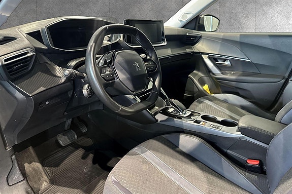 Peugeot e-2008 7 of 15