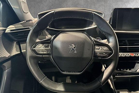 Peugeot e-2008 8 of 15