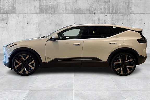 Polestar 3 2 of 5