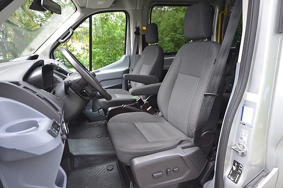 Ford Transit 29 of 30