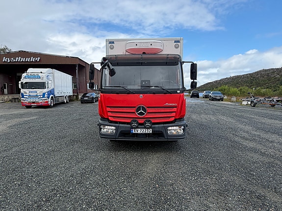 Mercedes-Benz Atego 2 of 16
