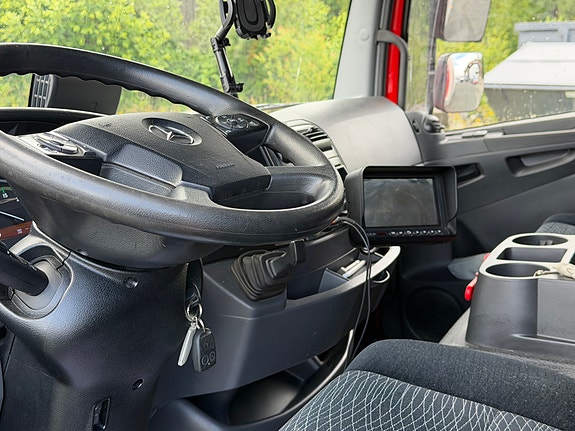 Mercedes-Benz Atego 7 of 16