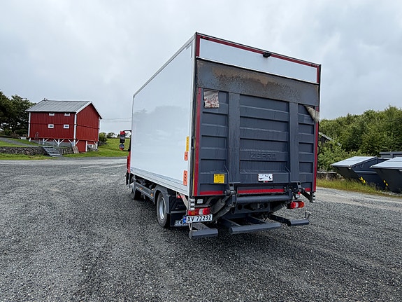 Mercedes-Benz Atego 5 of 16