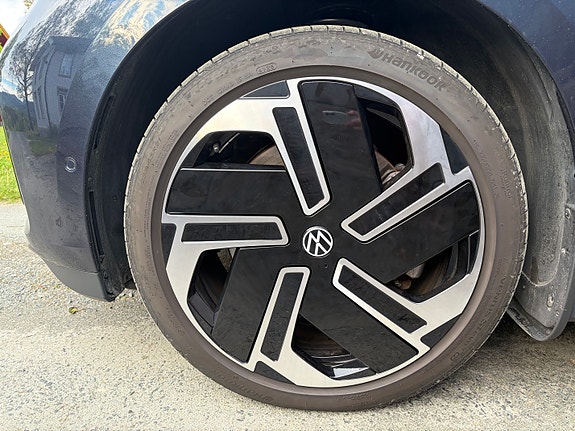 Volkswagen ID. Buzz 8 of 20