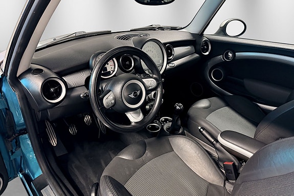 MINI Cooper S 19 of 30